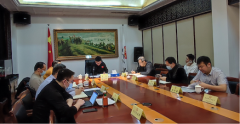 团结一致向前进 同舟共济好年景